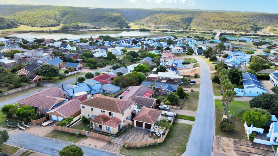 4 Bedroom Property for Sale in Stilbaai Wes Western Cape